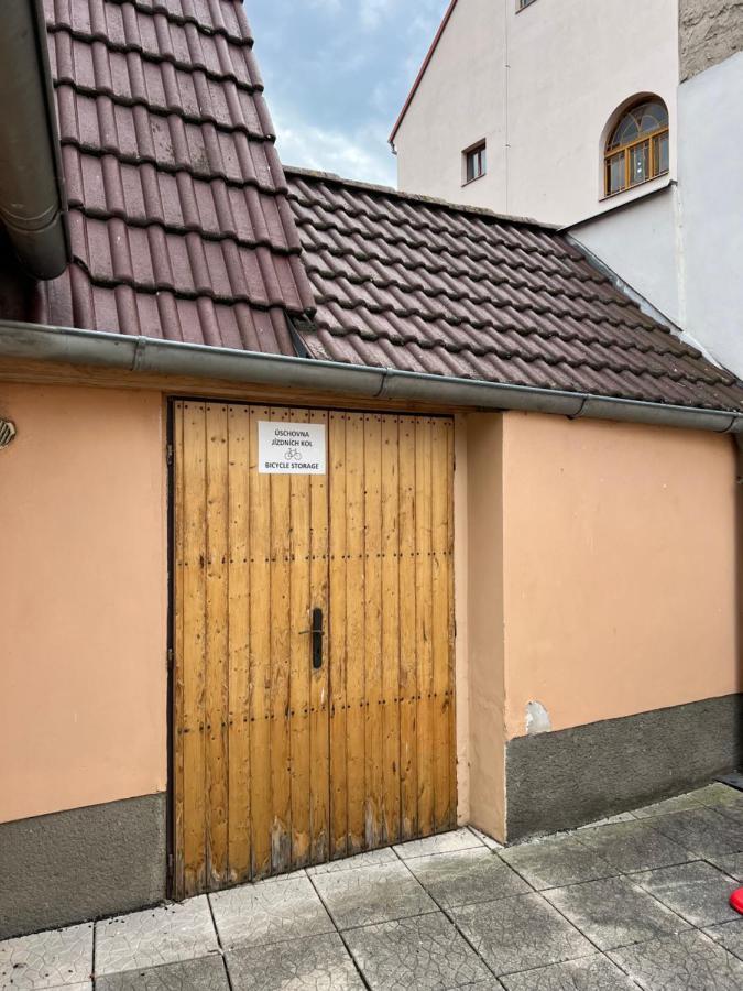 Cely Dum V Historickem Centru Loun Apartman Louny Kültér fotó